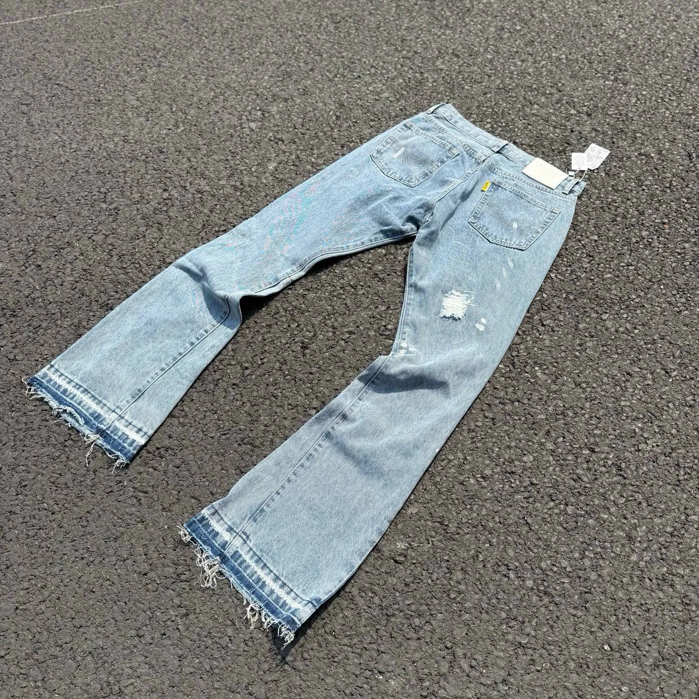 #8149 P250💰 Independent GALLERY DEPT. Vintage hole patch splicing black leather cross loose washed flared jeans - truly restore the ultimate vintage texture - original hardware accessories washed and other elevators, QR code analysis are all purchased from the original factory, high degree of restoration, you are welcome to compare with a certain product ~ - three-dimensional version loose and comfortable, not picky about the figure, tall and slim, factory Seiko, original factory quality control, same style for men and women, can be matched with couples, versatile recommendation Essential jeans for all seasons - sizes: 28 30 32 34 36